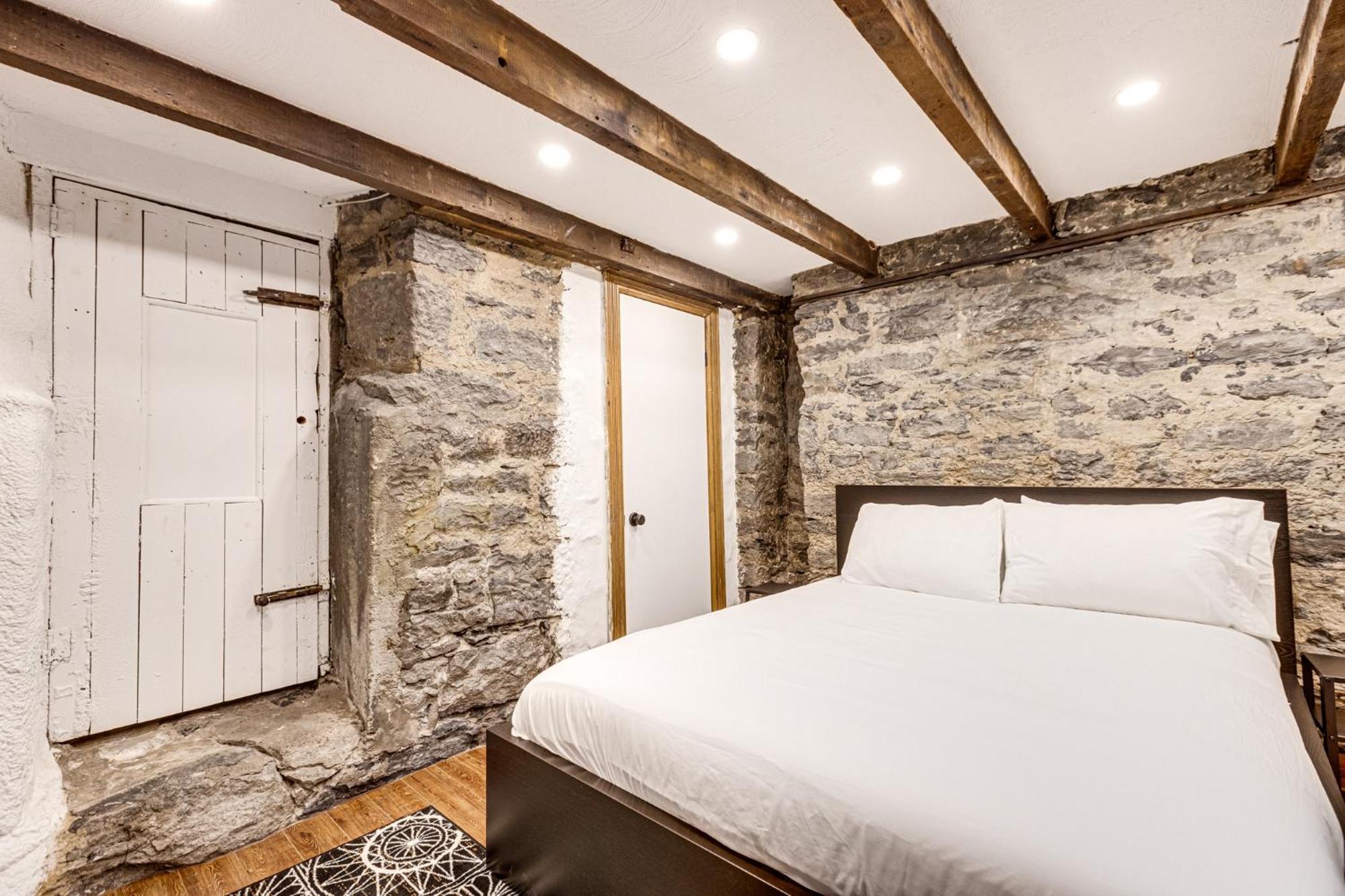 Apartement Saint Andre Montreal Luaran gambar